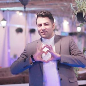 دانلود آهنگ پویا بیاتی به نام با تو خوشم
