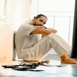 دانلود آهنگ نیواد به نام 4 صبح دانلود آهنگ نیواد به نام 4 صبح