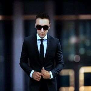 دانلود آهنگ شادمهر عقیلی به نام از تو دلگیرم که نیستی کنارم