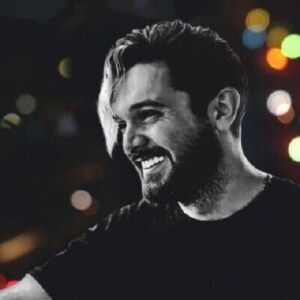 دانلود آهنگ سینا پارسیان به نام من از تو پیش خودم خیال میبافم دانلود آهنگ سینا پارسیان به نام من از تو پیش خودم خیال میبافم