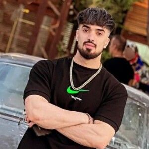 دانلود آهنگ علی رستمیان به نام بی چشم و رو